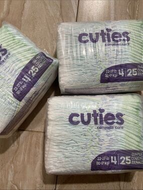 Complete Care Baby Diapers Size 4 - White with Purple Accents (75 ct)